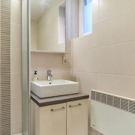 Apartment Avalon 02-01